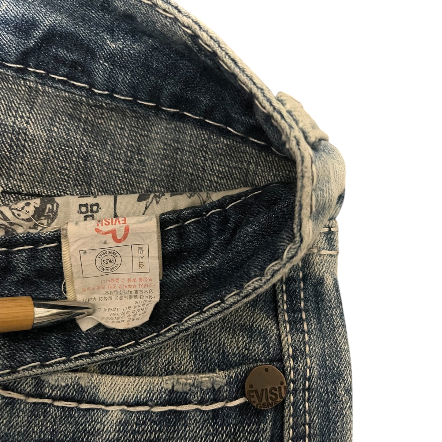 Evisu Genes Bleach Wash Distressed Straight Fit (W32/L28)